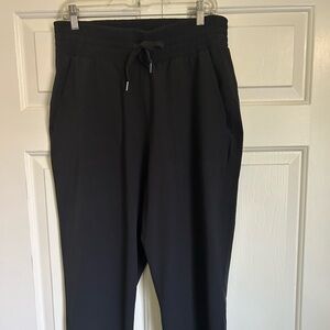 Spanx On the Move Tapered Pant- Black - L